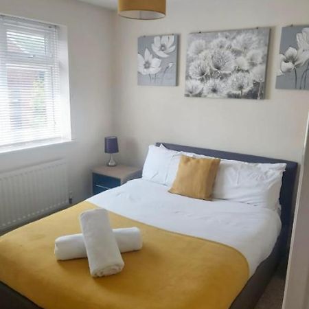 Ashford Holiday Home Smithy Drive Sleeps 5 Free Wifi And Vehicle Parking Kingsnorth Esterno foto