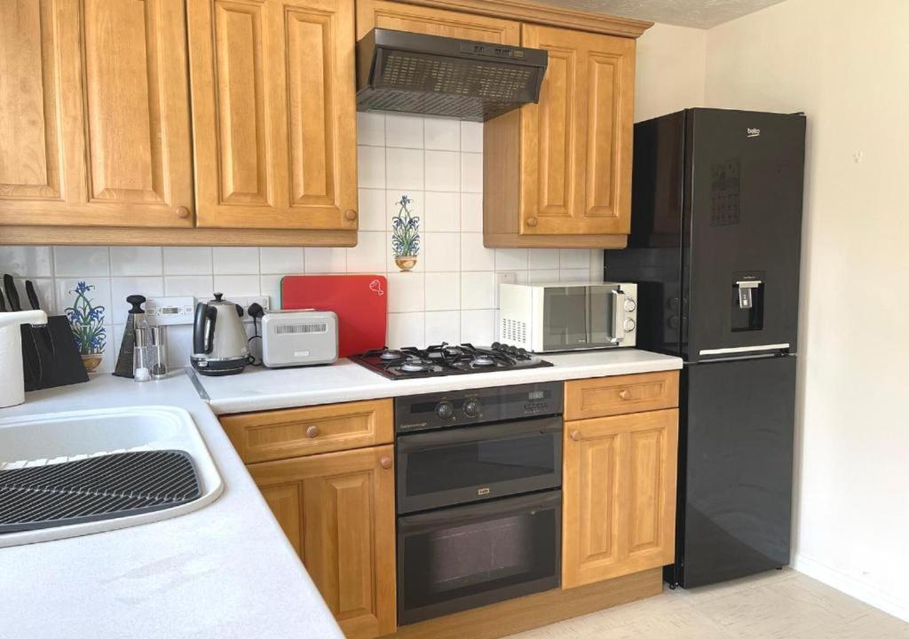 Ashford Holiday Home Smithy Drive Sleeps 5 Free Wifi And Vehicle Parking Kingsnorth Esterno foto