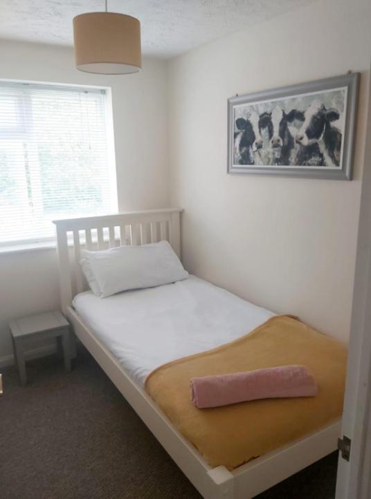 Ashford Holiday Home Smithy Drive Sleeps 5 Free Wifi And Vehicle Parking Kingsnorth Esterno foto