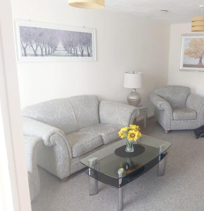 Ashford Holiday Home Smithy Drive Sleeps 5 Free Wifi And Vehicle Parking Kingsnorth Esterno foto